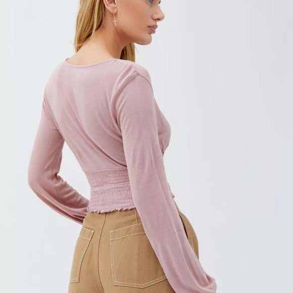 Urban Outfitters Women's Pink Rose Cropped V-Neck Blouse Size M NWT - Picture 9 of 9